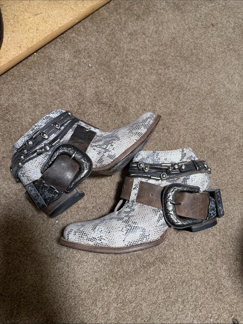 Freebird by Steven Snakeskin Leather Ankle Boots with Brown Straps - Picture 4 of 6